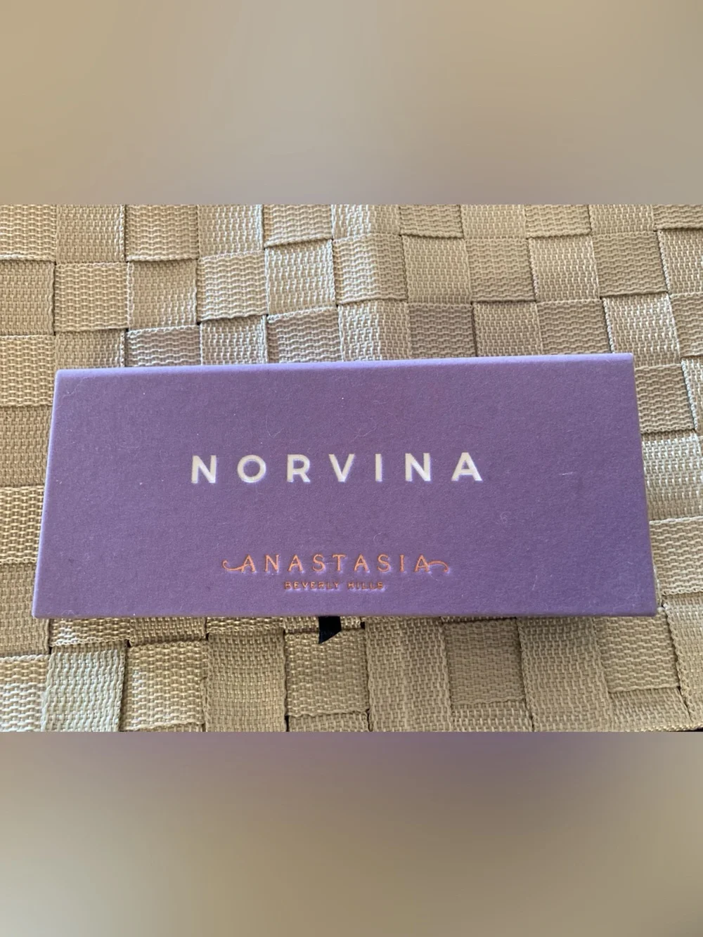 ANASTASIA BEVERLY HILLS (ABH) ‘Norvina’ Eyeshadow Palette - 14 shades